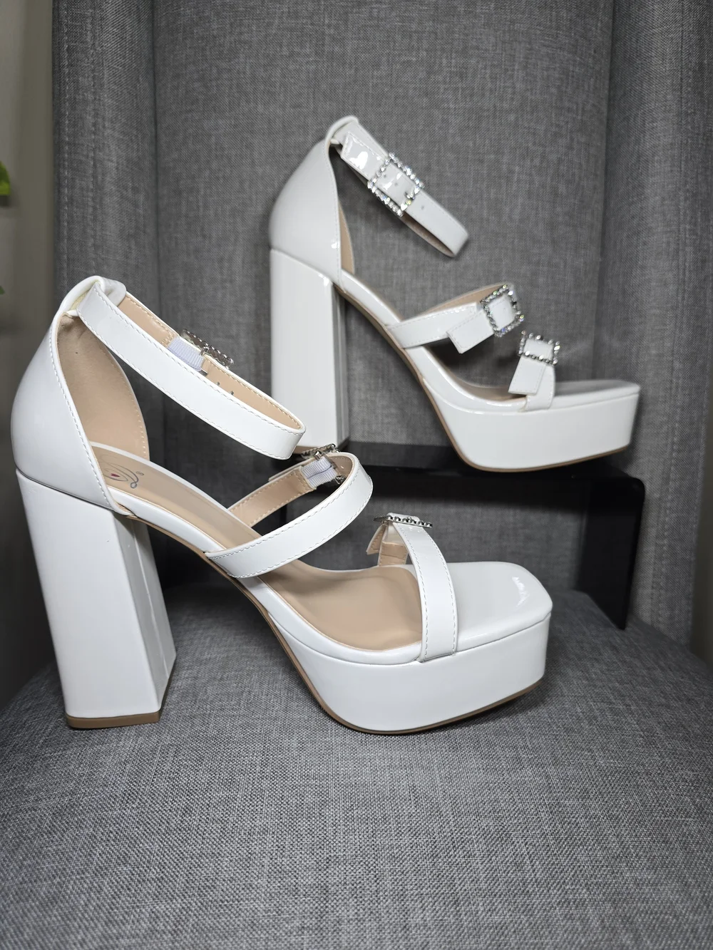 Delicious Shoes “Kebab” White Patent Rhinestone Platform Heels – NIB